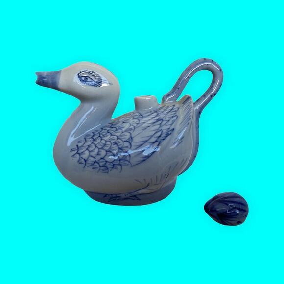 Vintage Blue Duck Tea Pot or Creamer Stopper Lid Chinese Gray & White - Picture 6 of 7